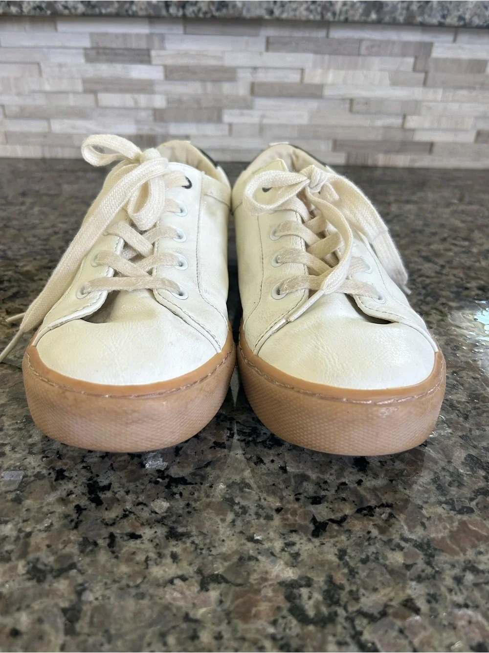 Old Navy Cream Lace-Up Kids' Sneakers with Gum Sole